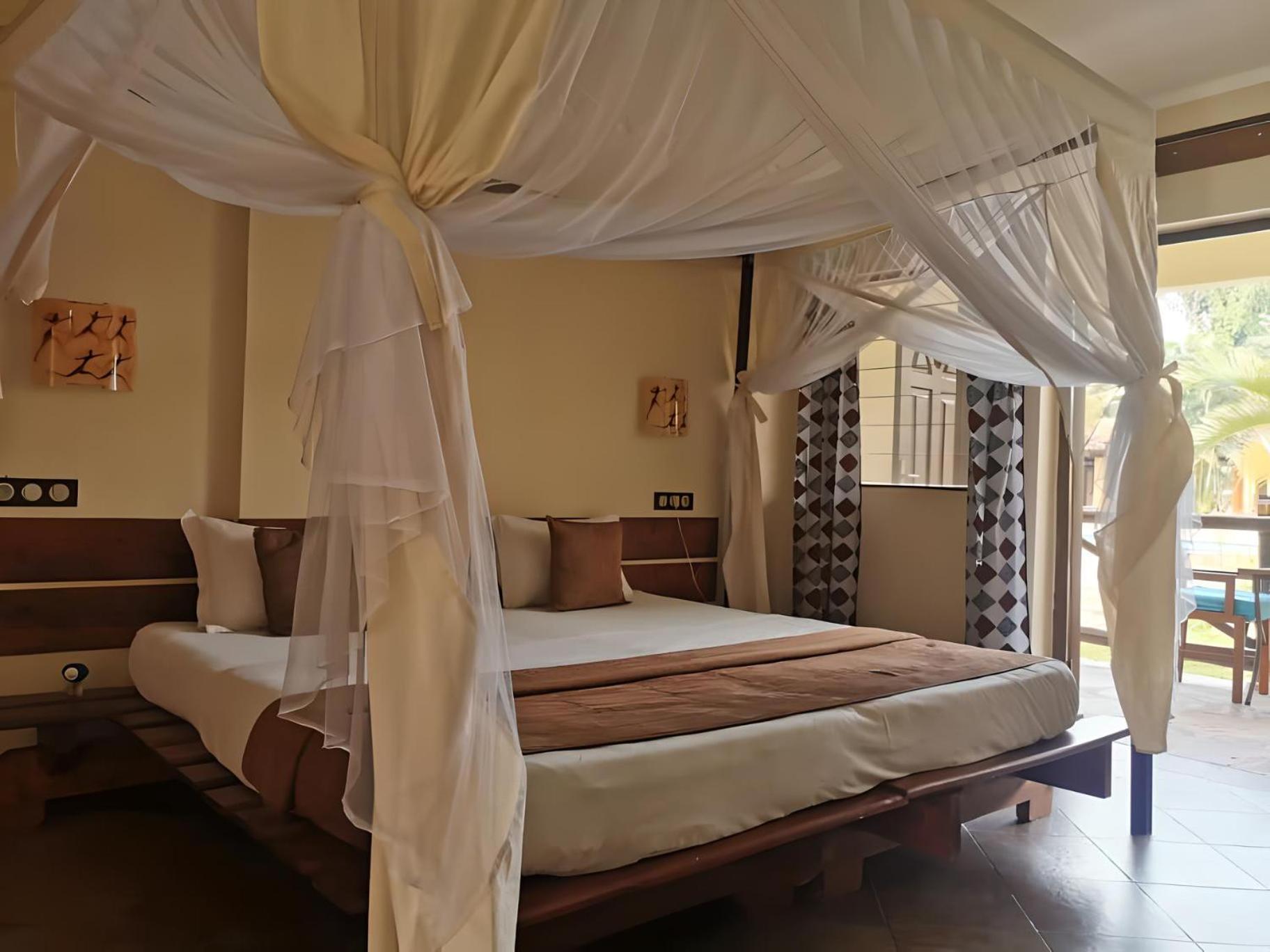 Hotel De La Palmeraie Bujumbura Exterior foto